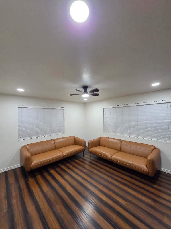 Building Photo - 425 W Pine Ave