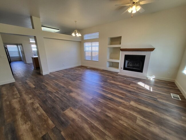 Foto del edificio - 1240 Shadowridge Dr
