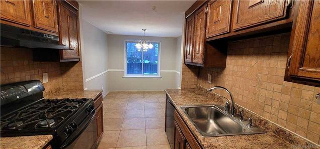 Building Photo - 222 Sagamore Hills Dr