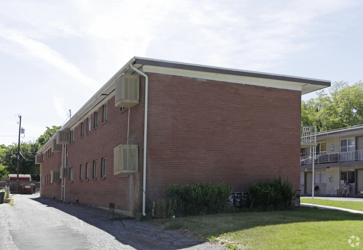 Building Photo - 739 S 800 E