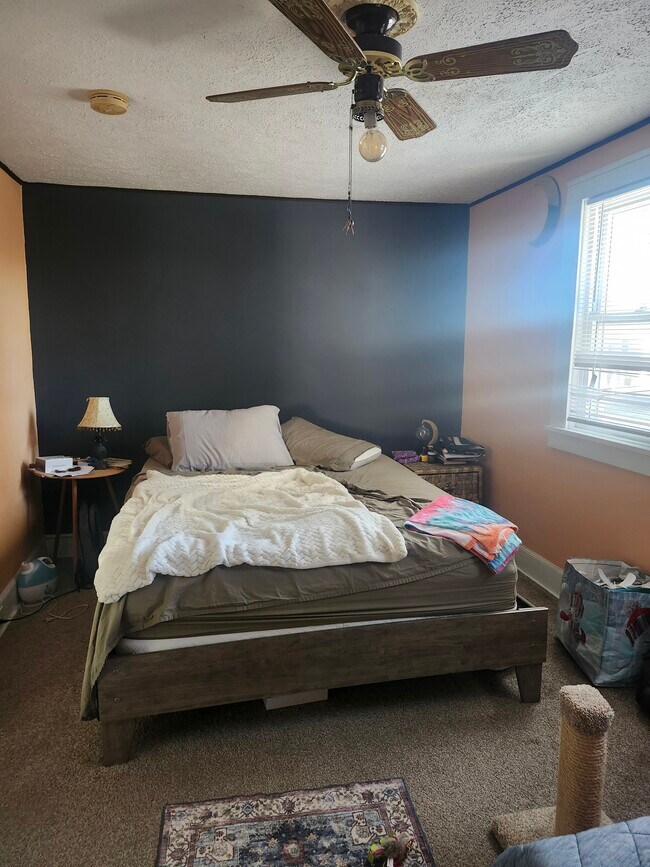 Foto del edificio - 3334 W 129th St