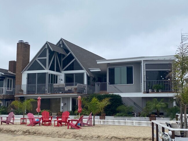 Property Front View - 405 E Edgewater Ave