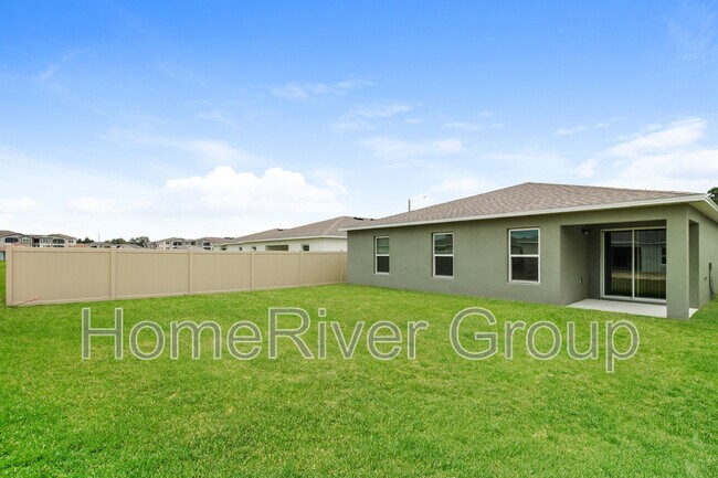Foto del edificio - 2475 NW 23rd Ave
