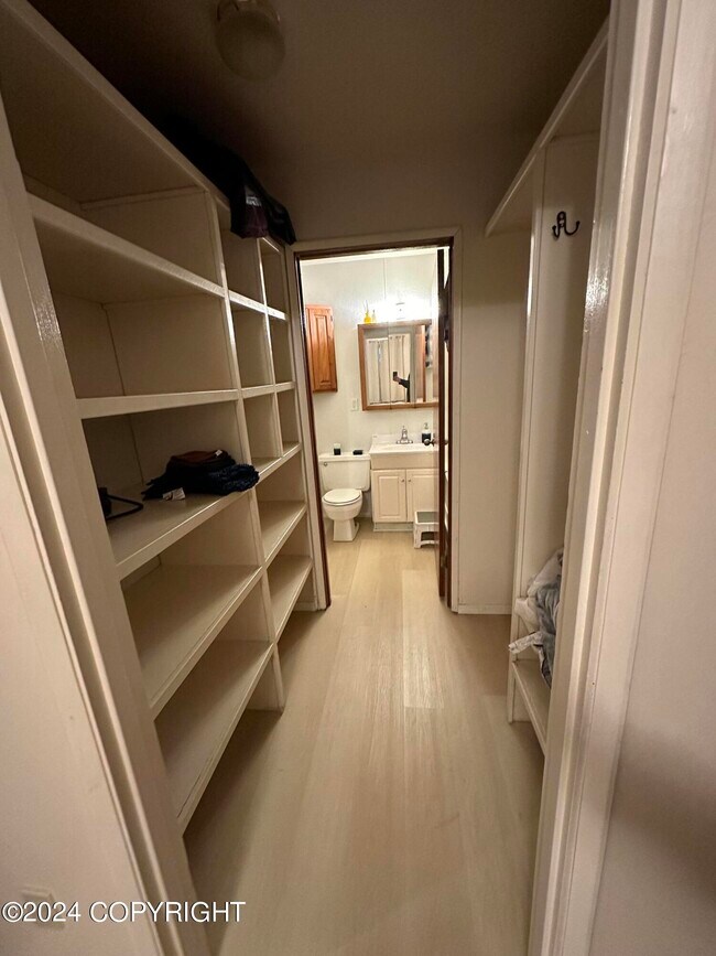 Foto del edificio - 2426 4th Ave