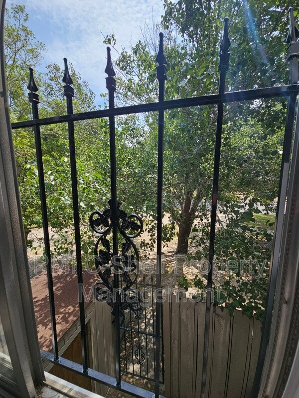 Foto del edificio - 4730 Huron Dr