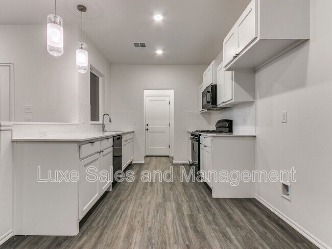 Foto del edificio - 8016 NW 110th Dr