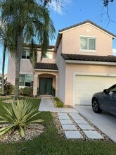 Building Photo - 925 Briar Ridge Rd