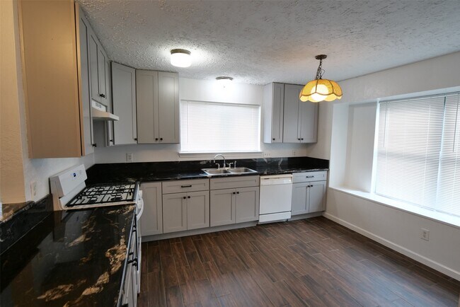 Foto del edificio - 19803 Westlake Pl Dr