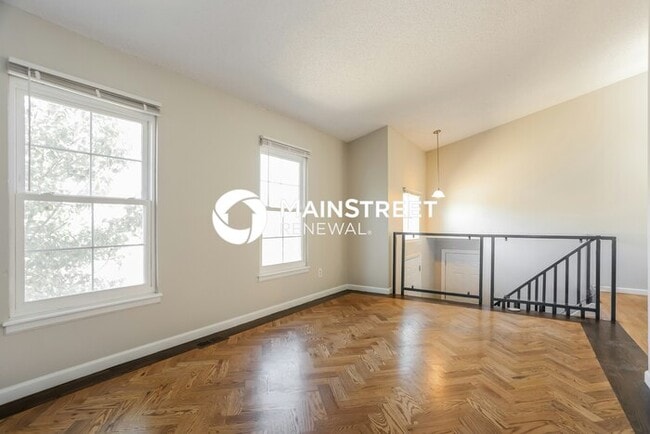 Building Photo - 4 Bedroom Pet-Friendly Home in Denver, CO with Main Street Renewal