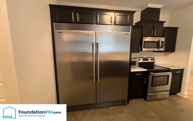 Building Photo - 764 Echles St