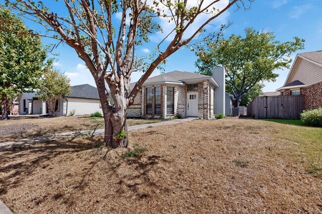 Building Photo - 2522 Larkspur Ln