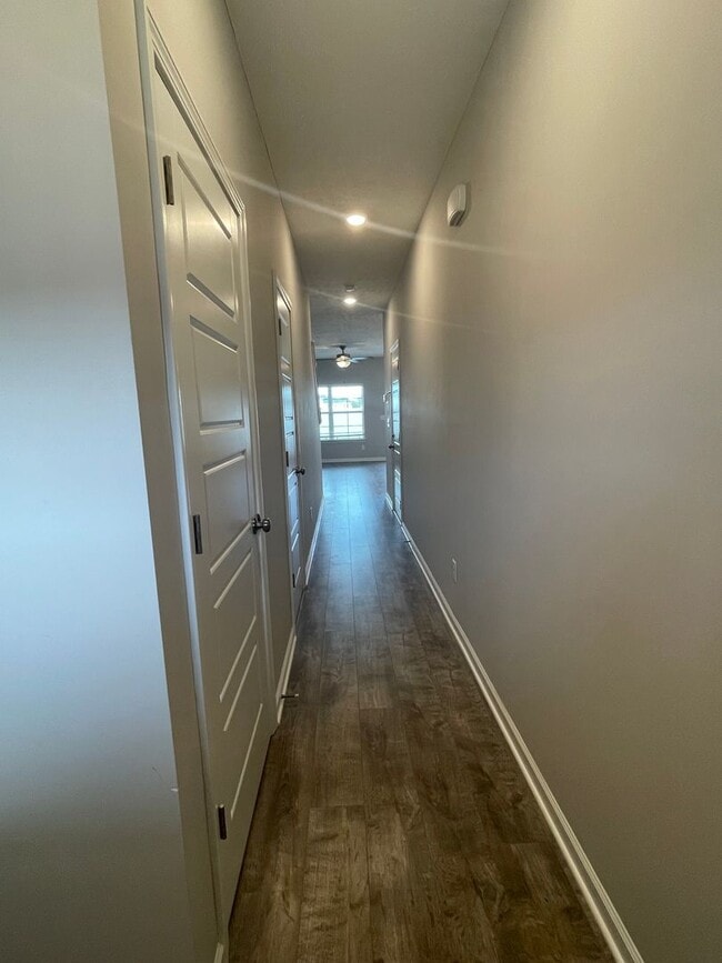 Building Photo - 4329 Doral Dr