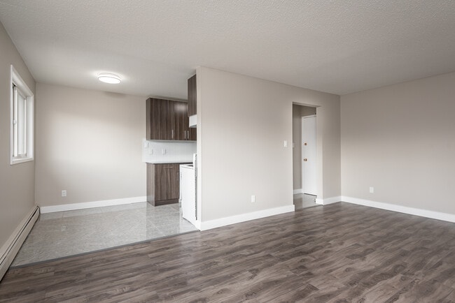 Building Photo - Franz Haus