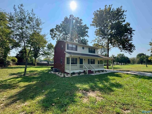 Building Photo - 16374 Oakdale Rd