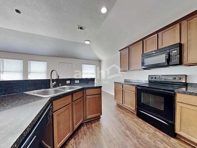 Building Photo - 924 Mesa Vista Drive