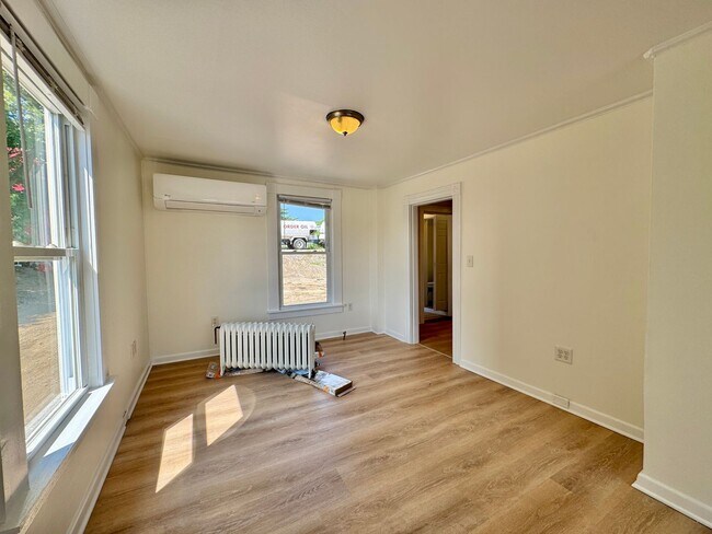 Building Photo - Spacious Portland 3BD/1.5BA House Availabl...