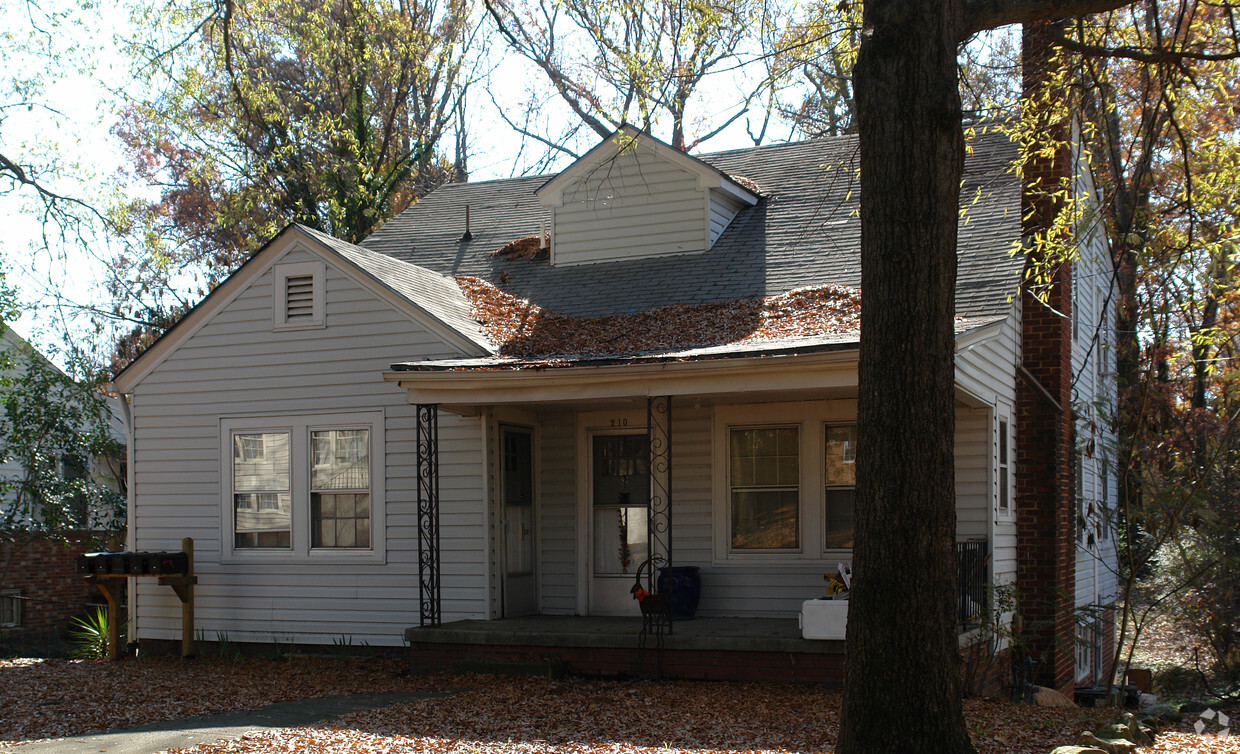 Primary Photo - 210 Edwards St