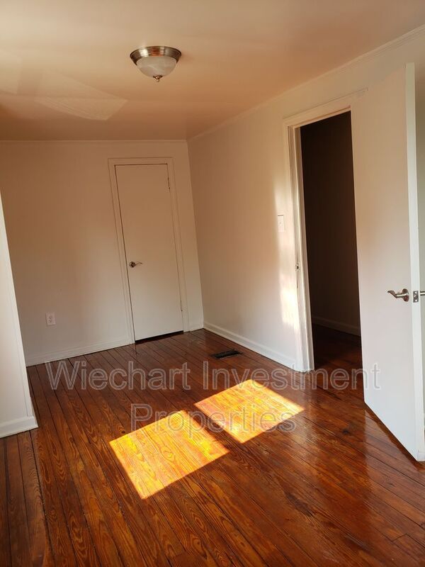 Foto del edificio - 225 W Robb Ave