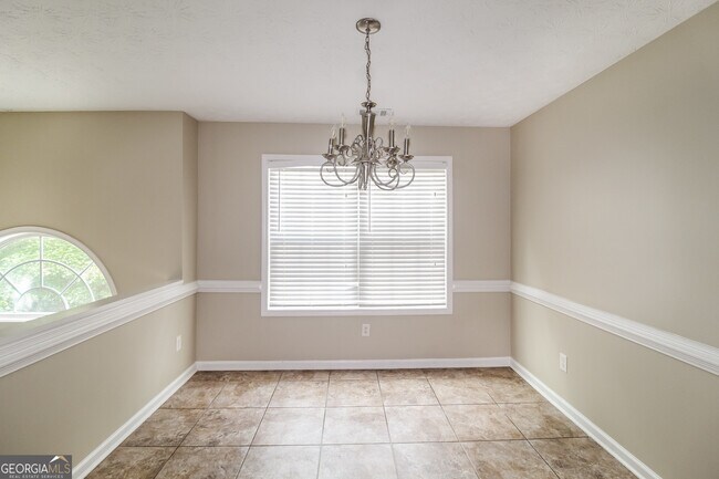 Building Photo - 30 Shenandoah Dr