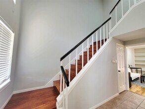 Building Photo - 7447 Cambridge St