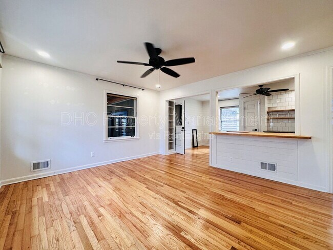 Building Photo - 3231 Bonway Dr