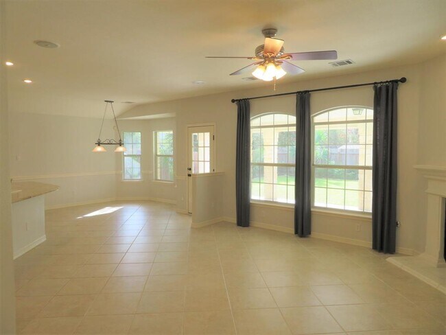 Building Photo - 10809 Quarry Oaks Trail