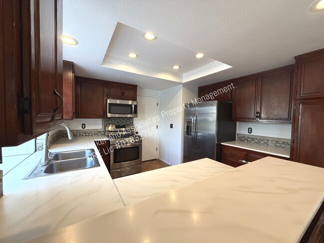 Foto del edificio - 4445 Via Santa Maria