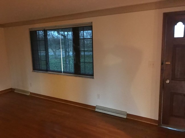 Foto del edificio - 7945 Barret Rd