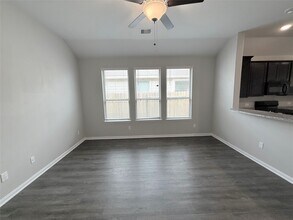 Building Photo - 14501 Sugar Pines Dr