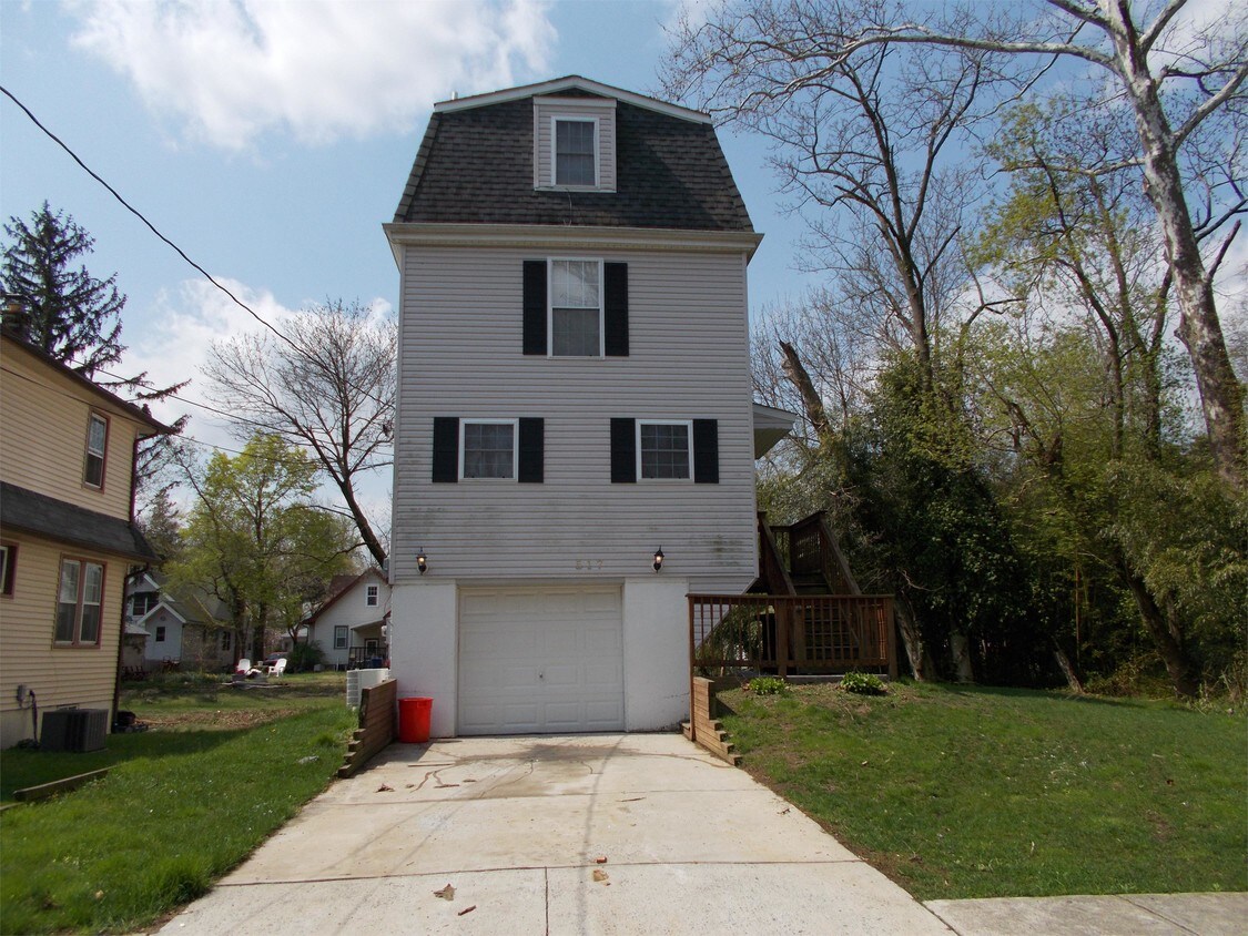 Primary Photo - 517 Kern St