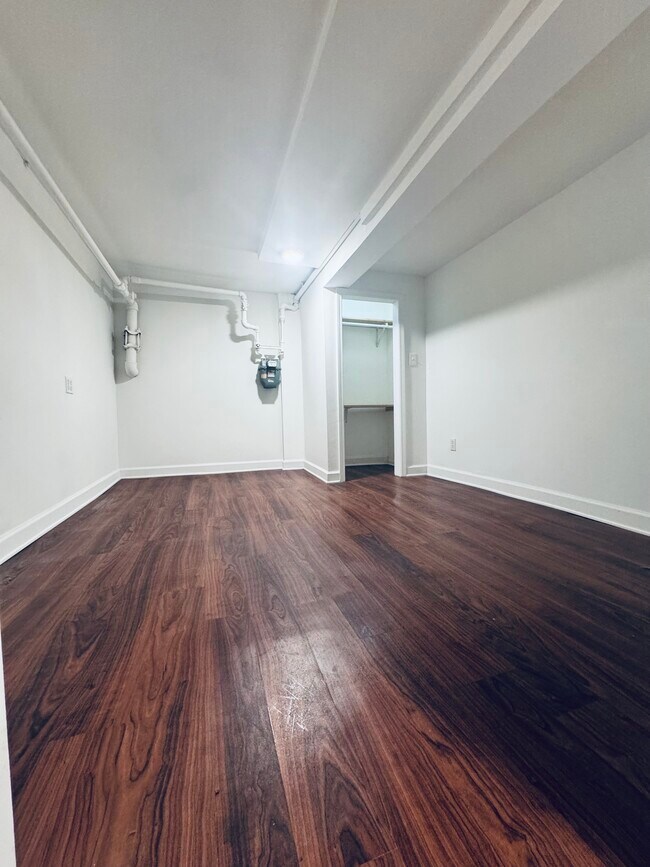 Foto del edificio - 2559 W Fullerton Ave