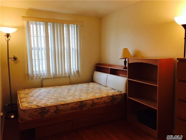 Foto principal - 220-05 Hillside Avenue
