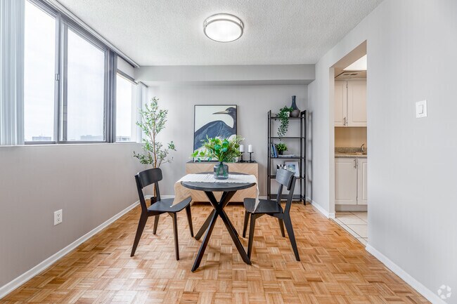 1 chambre, 1 salle de bain - Salle à manger - 2, 4, & 6 Silver Maple
