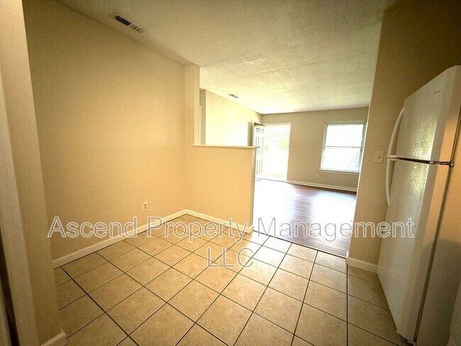 Foto del edificio - 5052 Eller Rd