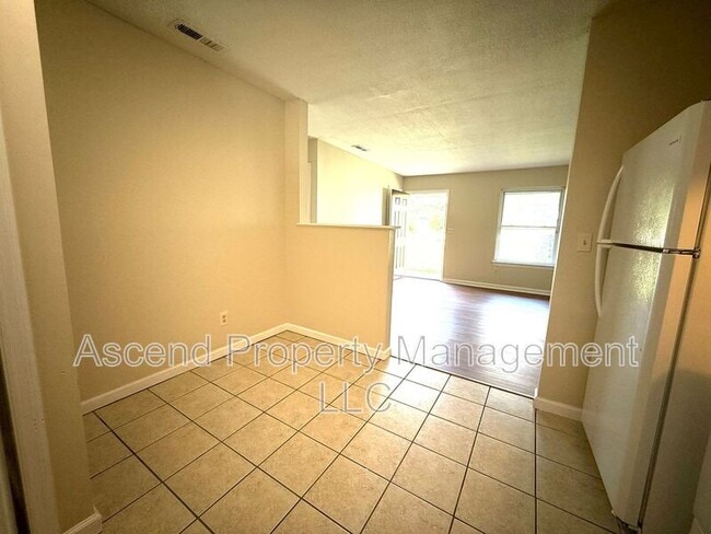 Building Photo - 5052 Eller Rd