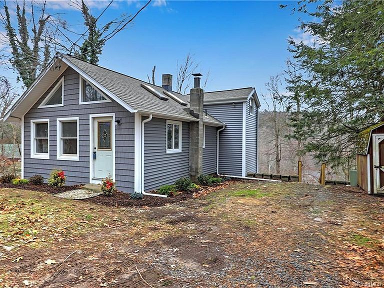 Primary Photo - 25 Round Hill Rd