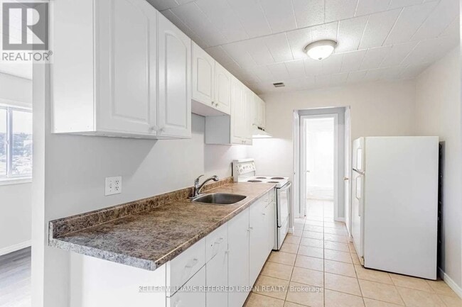 Building Photo - 303 Frontenac Ave