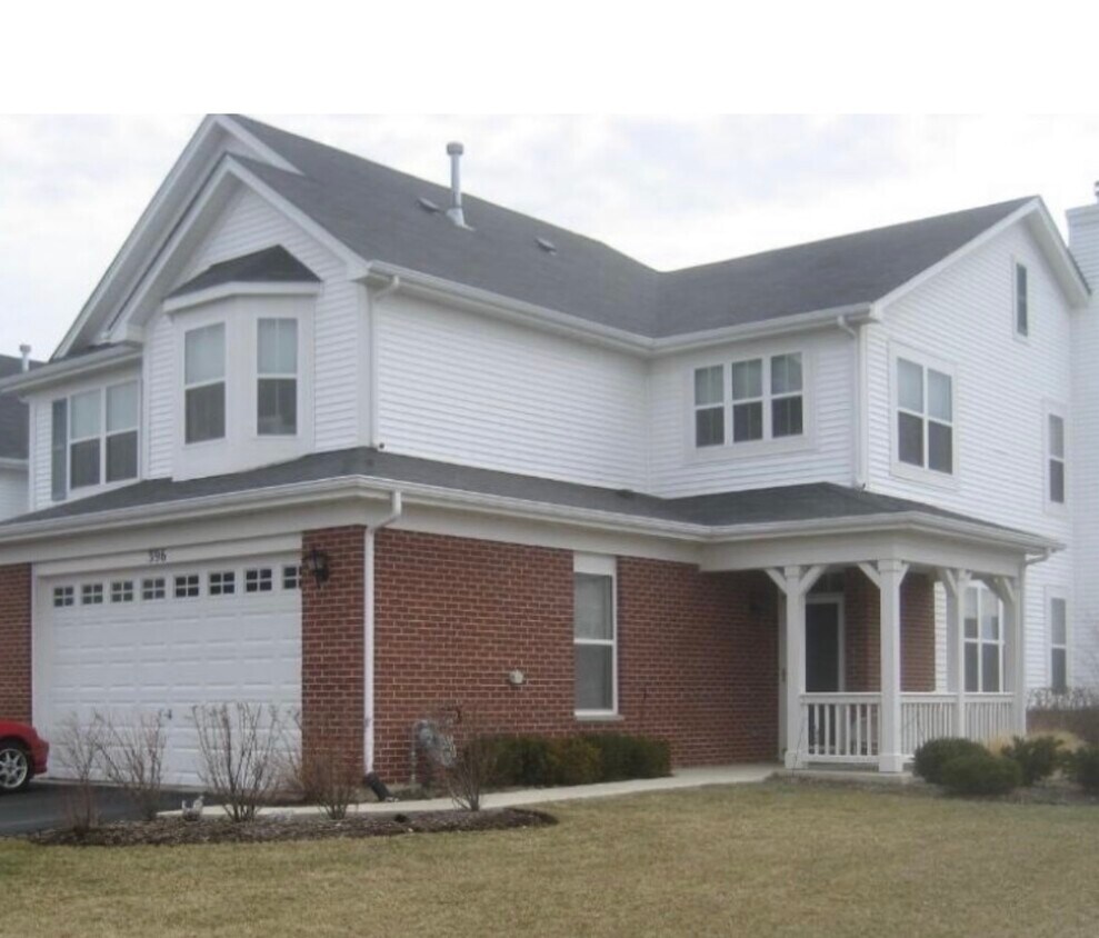 Churchill Club upgraded 3BR + Den, Fireplace, Whirlpool Tub, plus use of Clubhouse & Pool - 396 Bluegrass Pky