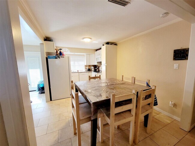 Building Photo - 3524 Cotillion Dr