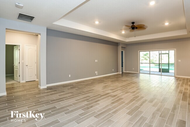 Foto del edificio - 3240 S Fletcher Ave