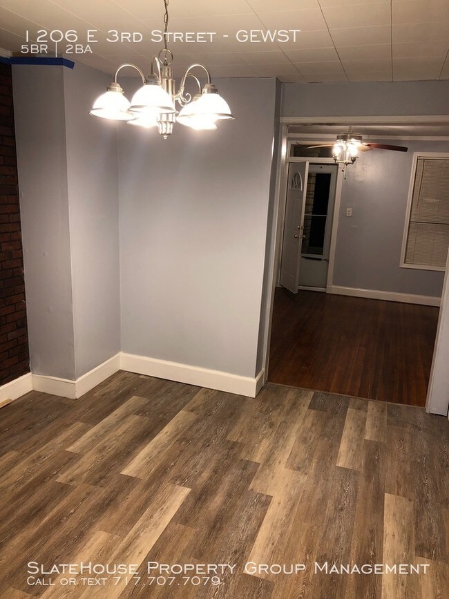 Building Photo - FIVE Bedroom/TWO Bathroom Single Family Home
