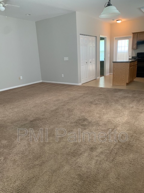 Foto del edificio - 115-117 Fairview Park Dr