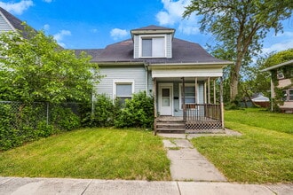 Building Photo - 744 Diamond Ave