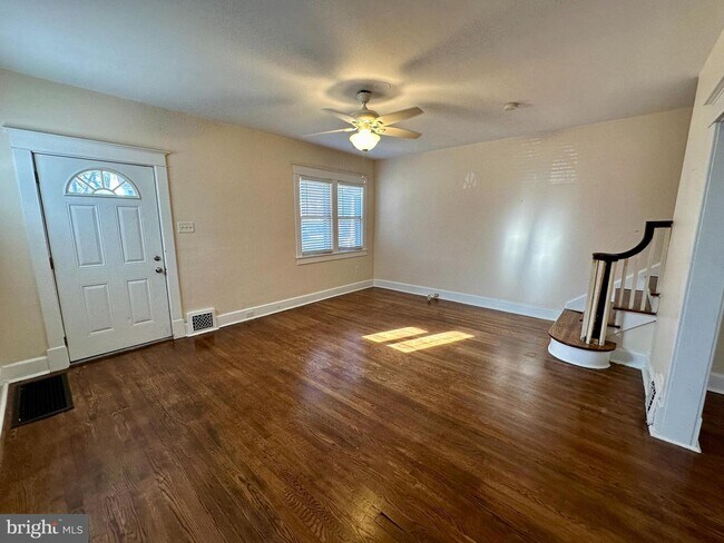 Foto del edificio - 317 N Bradford St