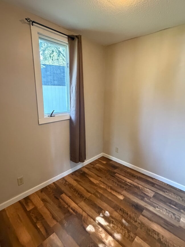 Building Photo - 4664 US-30
