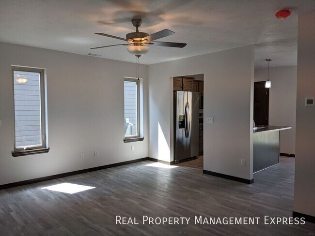 Foto del edificio - 3 Bed 1.5 Bath in West Sioux Falls