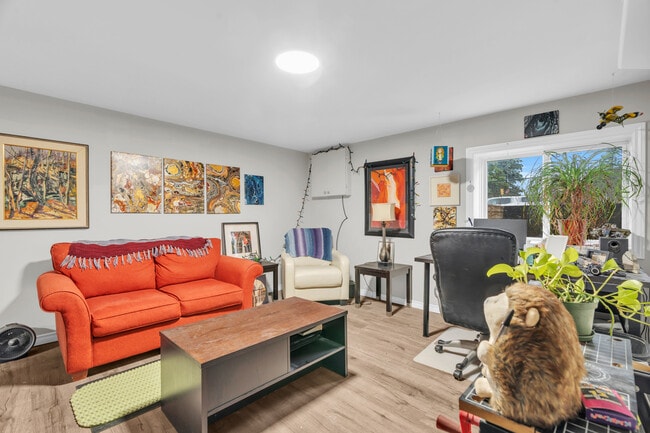 Photo du bâtiment - 34 Victoria Rd N