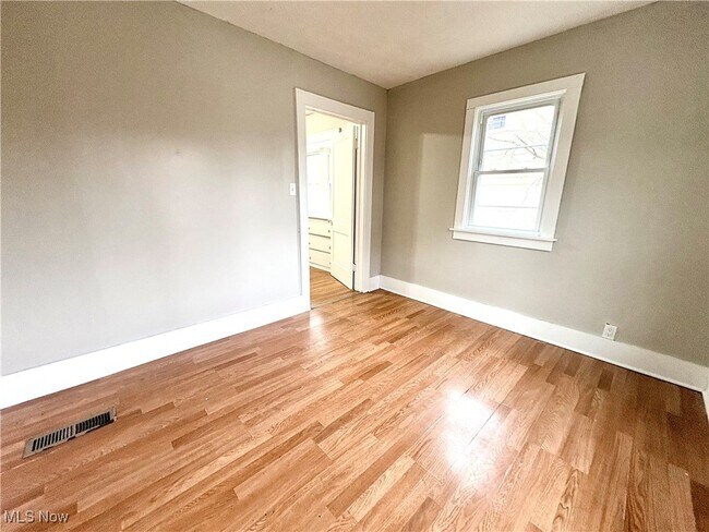 Foto del edificio - 1174 Tampa Ave