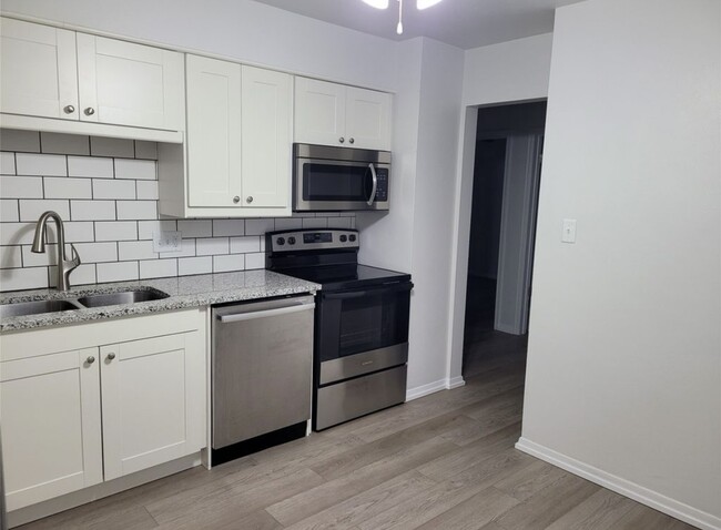Foto del edificio - 3316 68th St