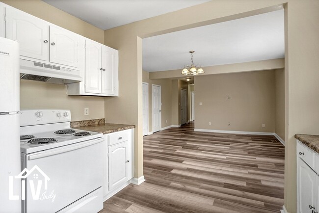 Building Photo - %50 OFF FIRST MONTH'S RENT! 2 Bed, 1 Bath Pet-Friendly Apartments!